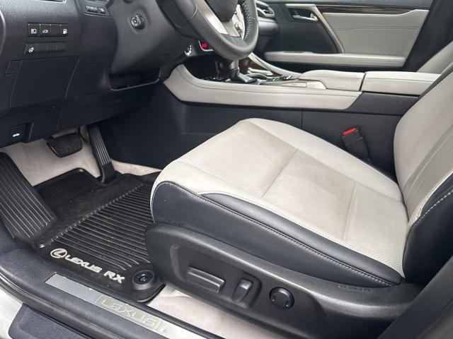 Photo of 2018 Atomic Silver Lexus RX 450h