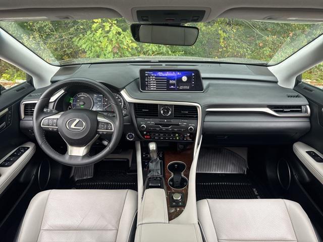 Photo of 2018 Atomic Silver Lexus RX 450h