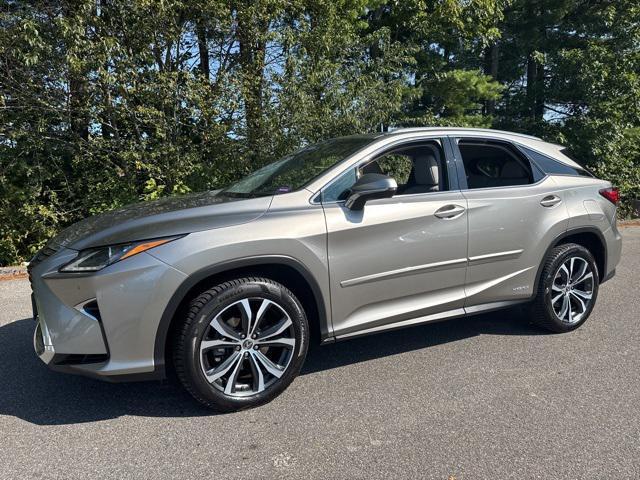 Photo of 2018 Atomic Silver Lexus RX 450h