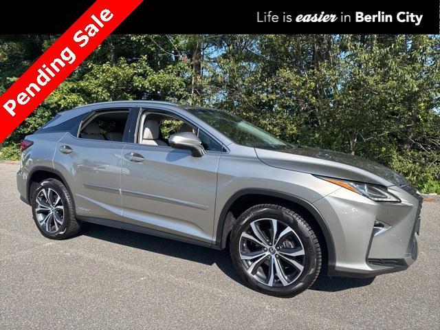 Photo of 2018 Atomic Silver Lexus RX 450h