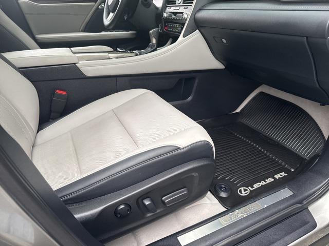 Photo of 2018 Atomic Silver Lexus RX 450h