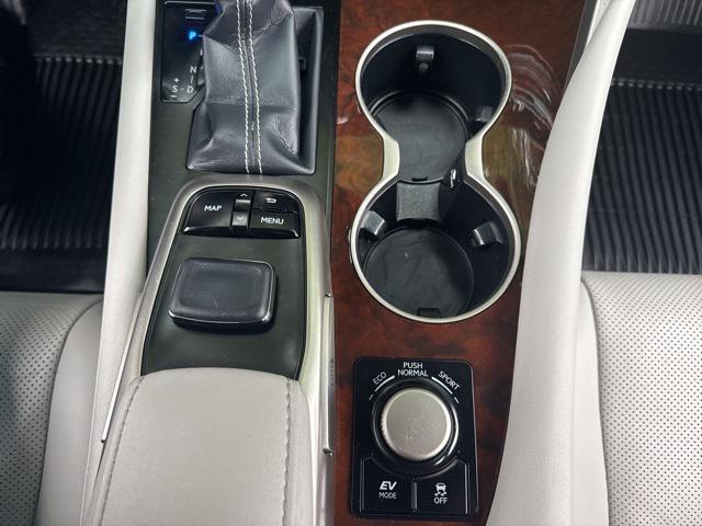 Photo of 2018 Atomic Silver Lexus RX 450h