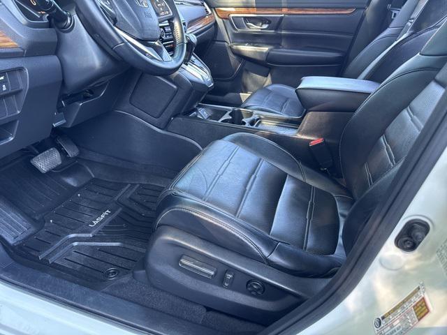 Photo of 2018 White Diamond Pearl Honda CR-V