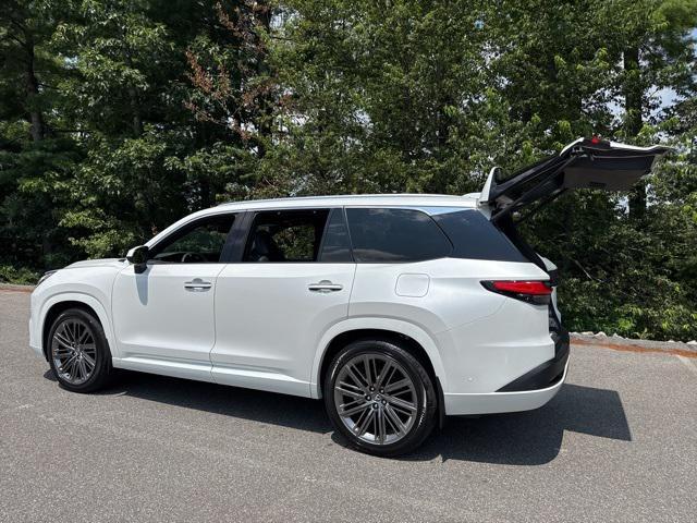 Photo of 2025 Wind Chill Pearl Lexus TX 350