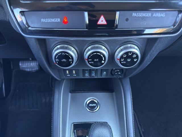 Photo of 2020 Pearl White Mitsubishi Outlander Sport