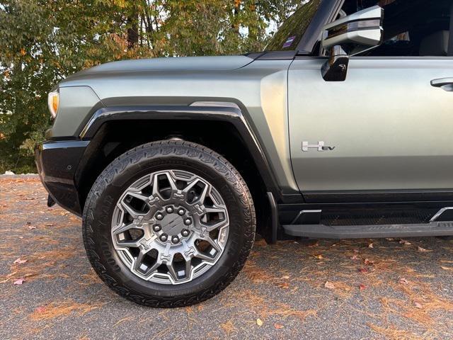 Photo of 2024 Moonshot Green Matte GMC HUMMER EV SUV