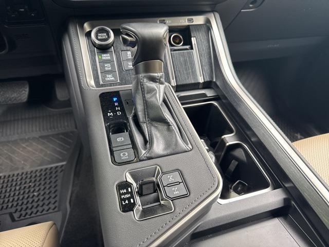 Photo of 2024 Incognito/Black Lexus GX 550