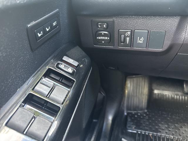 Photo of 2018 Black Currant Metallic Toyota RAV4
