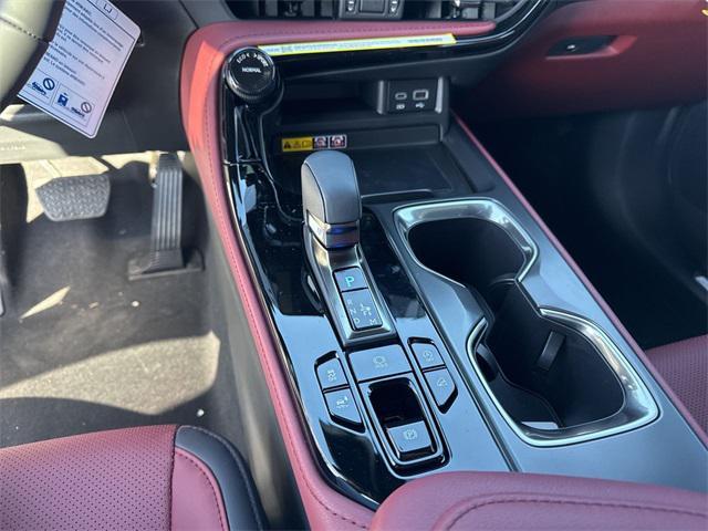 Photo of 2025 Eminent White Pearl Lexus NX 350