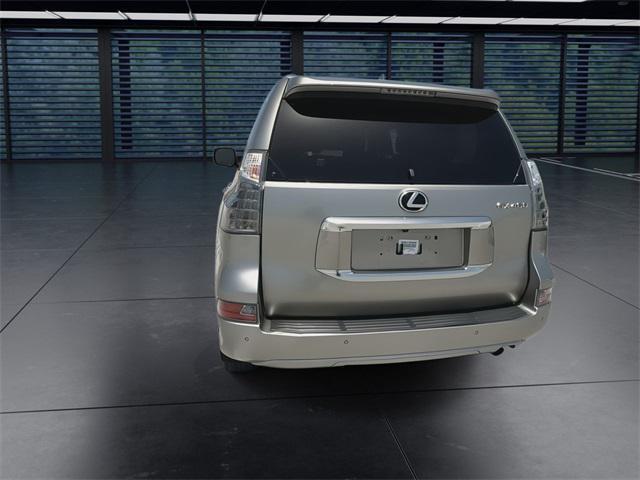 Photo of 2022 Atomic Silver Lexus GX 460