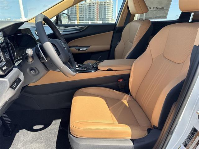 Photo of 2025 Eminent White Pearl Lexus NX 250