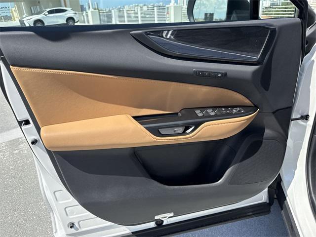Photo of 2025 Eminent White Pearl Lexus NX 250