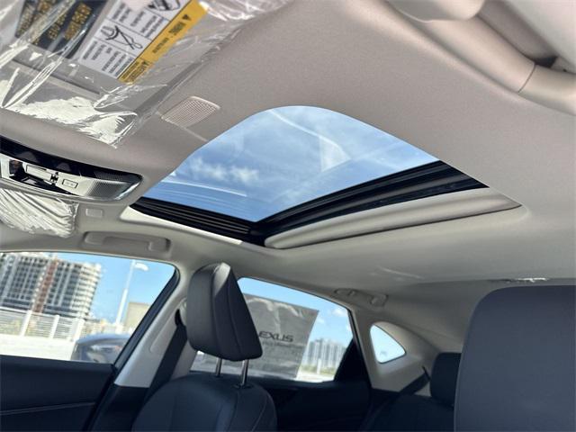 Photo of 2025 Eminent White Pearl Lexus NX 350