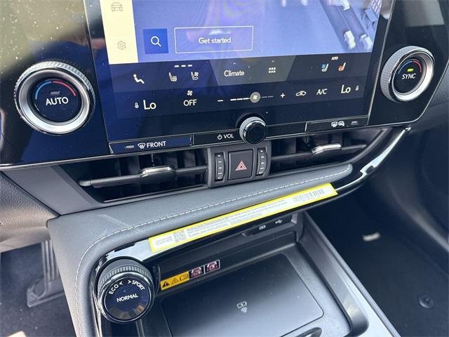 Photo of 2025 Eminent White Pearl Lexus NX 350