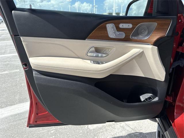Photo of 2022 MANUFAKTUR Cardinal Red Metallic Mercedes-Benz GLE 350