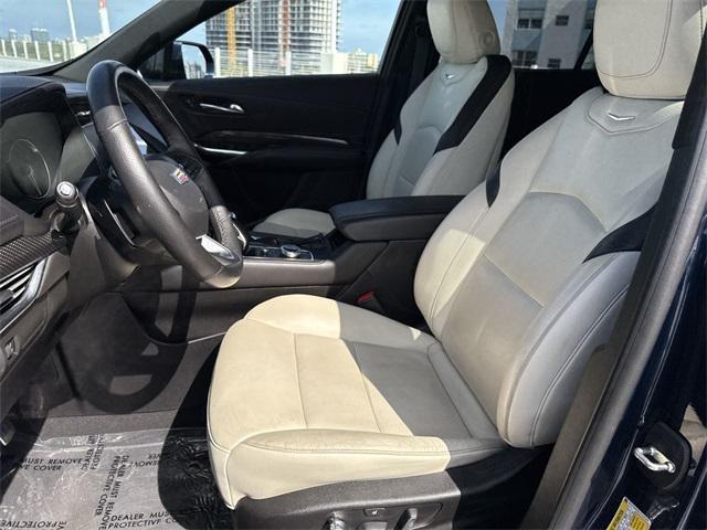 Photo of 2019 Twilight Blue Metallic Cadillac XT4