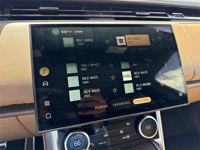 Photo of 2023 Green Land Rover Range Rover