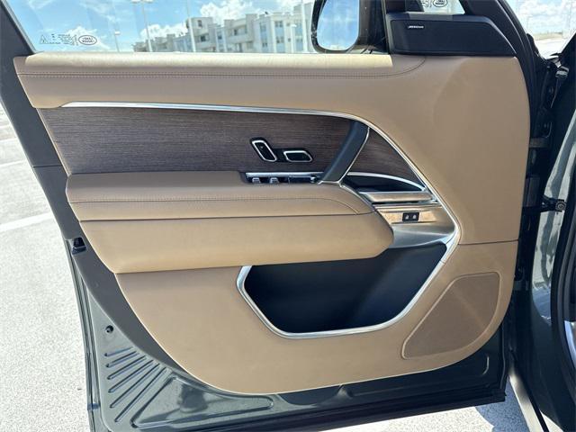 Photo of 2023 Green Land Rover Range Rover
