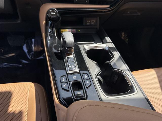 Photo of 2023 Nori Green Pearl Lexus NX 350
