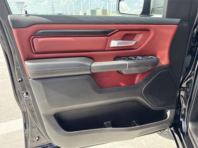 Photo of 2024 Diamond Black Crystal Pearlcoat RAM 1500