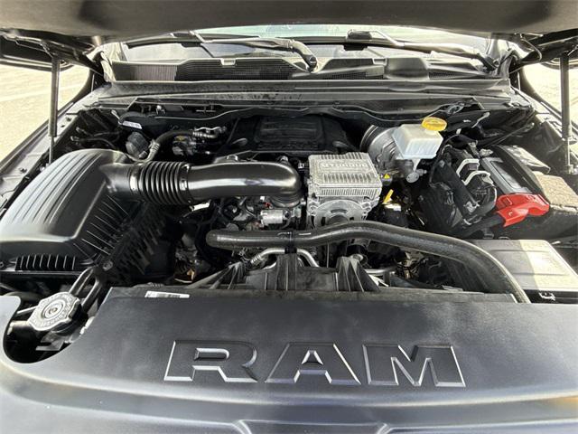 Photo of 2024 Diamond Black Crystal Pearlcoat RAM 1500