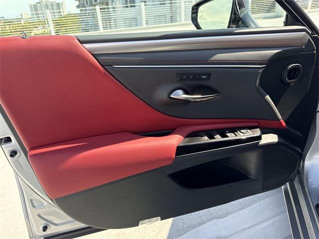 Photo of 2024 Iridium Lexus ES 350