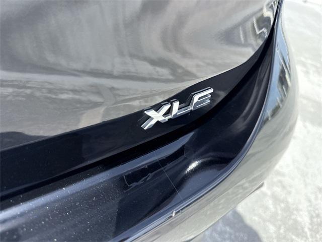 Photo of 2023 Midnight Black Metallic Toyota Highlander