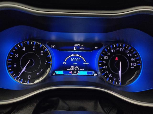 Photo of 2015 Black Chrysler 200