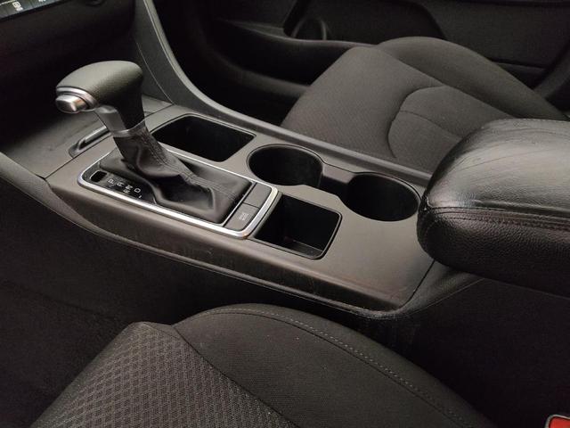 Photo of 2016 Snow White Pearl Kia Optima