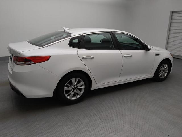 Photo of 2016 Snow White Pearl Kia Optima