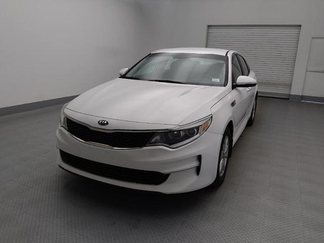 Photo of 2016 Snow White Pearl Kia Optima