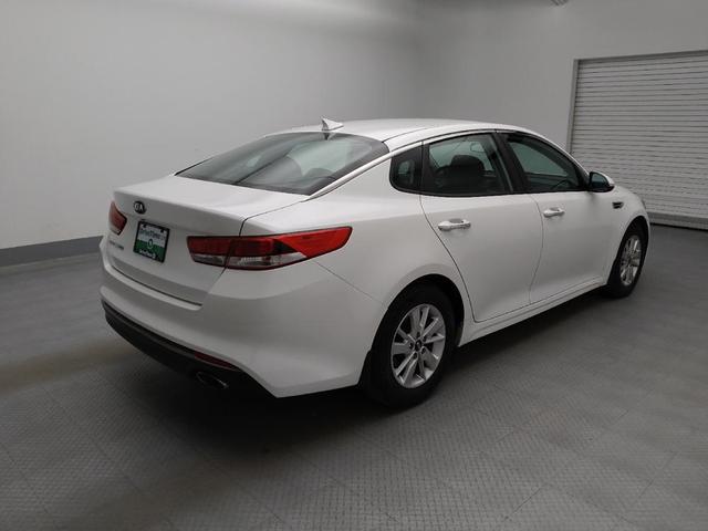 Photo of 2016 Snow White Pearl Kia Optima