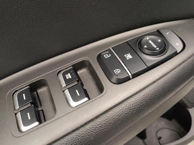 Photo of 2016 Snow White Pearl Kia Optima