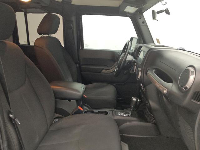 Photo of 2016 Black Clearcoat Jeep Wrangler Unlimited