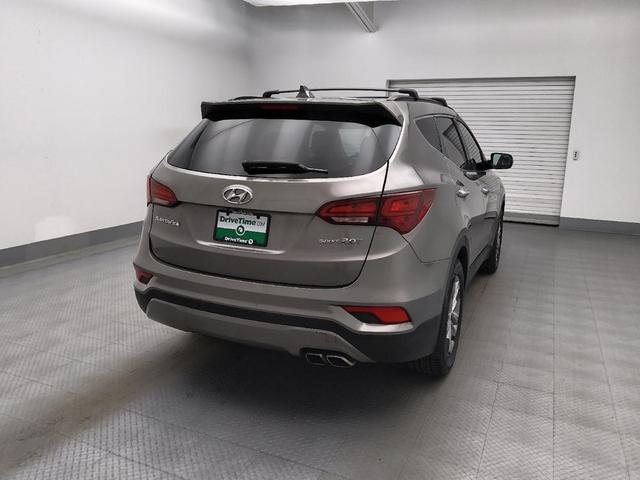 Photo of 2017 Mineral Gray Hyundai Santa Fe Sport