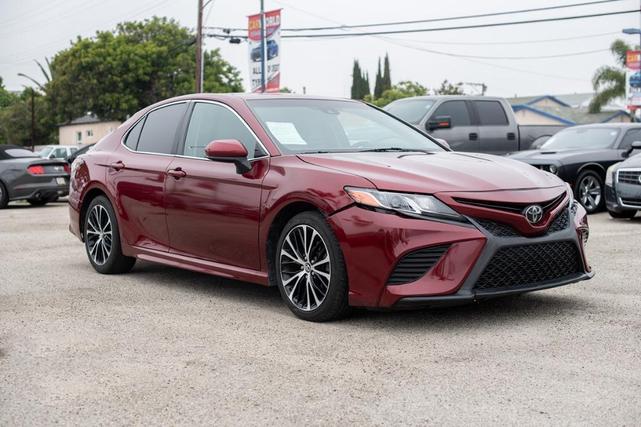 Photo of 2018 Ruby Flare Pearl Toyota Camry