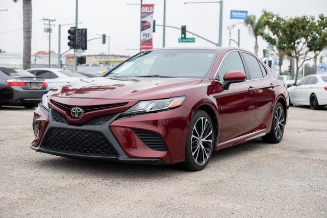 Photo of 2018 Ruby Flare Pearl Toyota Camry