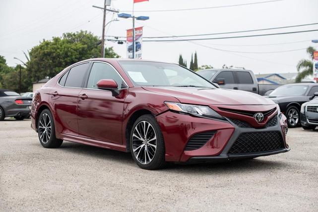 Photo of 2018 Ruby Flare Pearl Toyota Camry