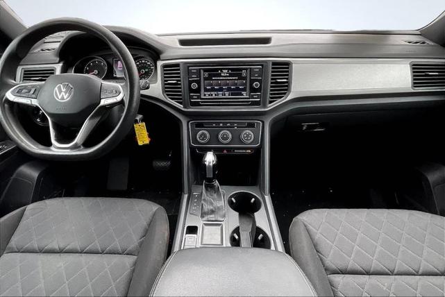 Photo of 2020 Deep Black Pearl Effect Volkswagen Atlas Cross Sport