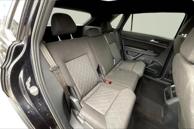 Photo of 2020 Deep Black Pearl Effect Volkswagen Atlas Cross Sport