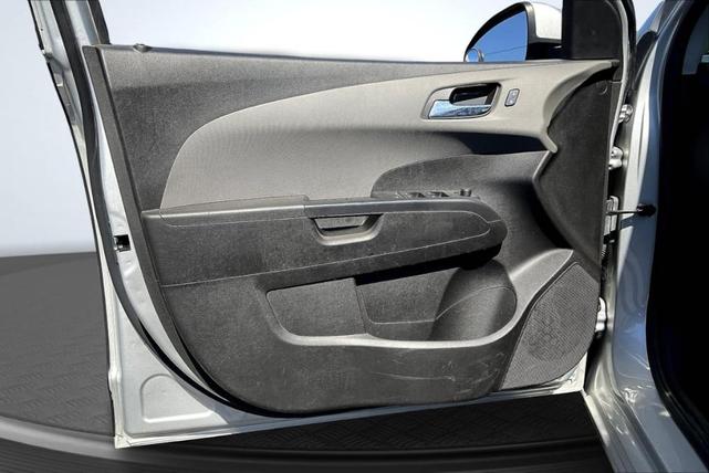 Photo of 2017 Silver Ice Metallic Chevrolet Sonic