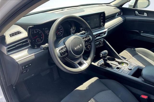Photo of 2022 Glacial White Pearl Kia K5