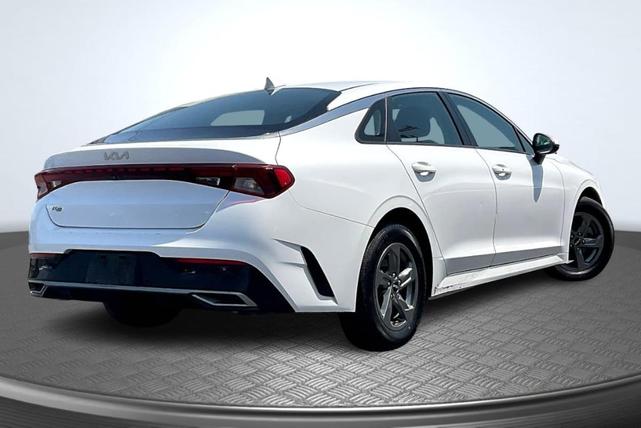 Photo of 2022 Glacial White Pearl Kia K5