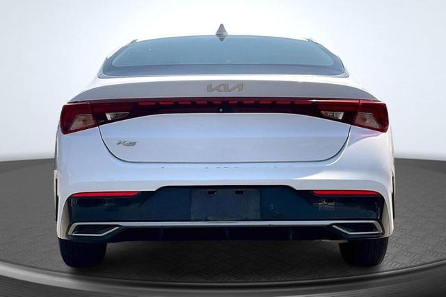 Photo of 2022 Glacial White Pearl Kia K5