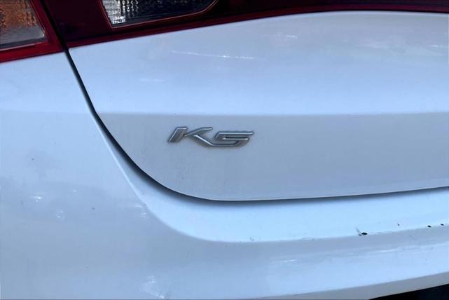 Photo of 2022 Glacial White Pearl Kia K5