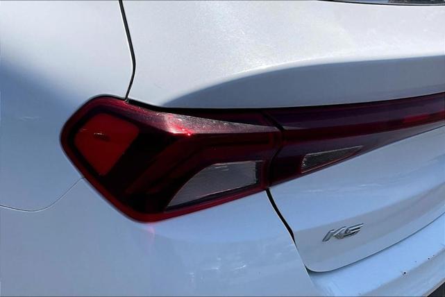 Photo of 2022 Glacial White Pearl Kia K5