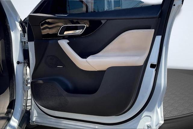 Photo of 2018 Yulong White Jaguar F-PACE