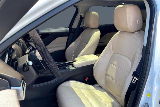 Photo of 2018 Yulong White Jaguar F-PACE