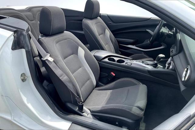 Photo of 2018 Summit White Chevrolet Camaro