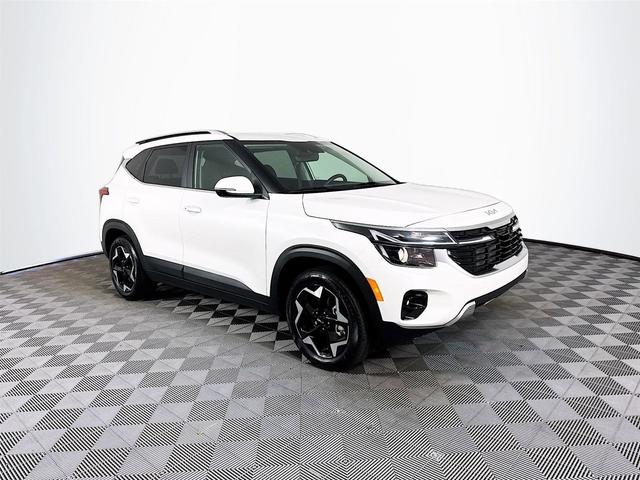 Photo of 2025 Snow White Pearl Kia Seltos